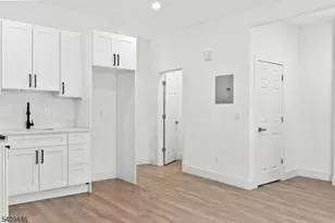 855 S 14th St, Newark, NJ 07108 - Photo 9