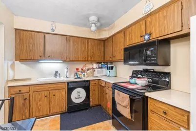 468A Liberty St, Unit #101, Little Ferry, NJ 07643 - Photo 9