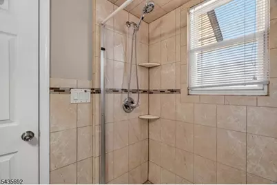 119 Kingston Ave, Hawthorne, NJ 07506 - Photo 19