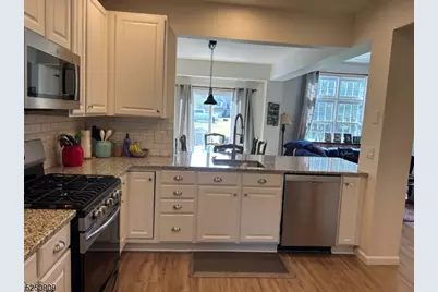 68 Kent Dr, Roseland, NJ 07068 - Photo 7