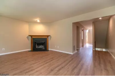 23 E Foxboro Ln #E, West Milford, NJ 07480 - Photo 7