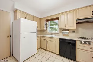 27 Knollwood Rd, Morristown, NJ 07960 - Photo 9