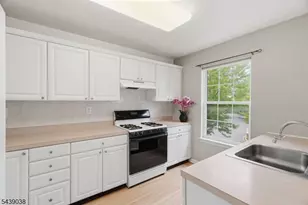 9 Knox Ct, Bernards Township, NJ 07920 - Photo 11