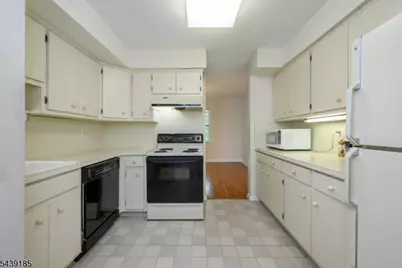28 Countryside Dr Ondo, Bernards Township, NJ 07920 - Photo 3