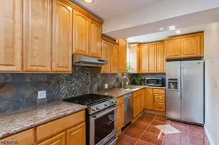 221 Madison St, Linden, NJ 07036 - Photo 7