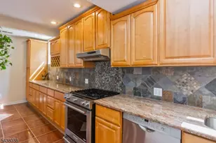 221 Madison St, Linden, NJ 07036 - Photo 9