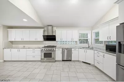 47 Crossbrook Rd, Livingston, NJ 07039 - Photo 11