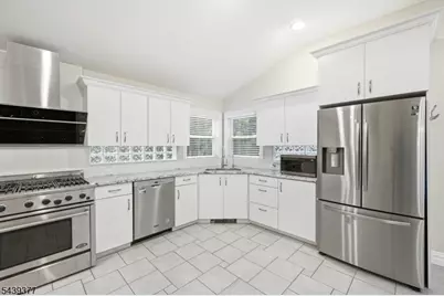 47 Crossbrook Rd, Livingston, NJ 07039 - Photo 13