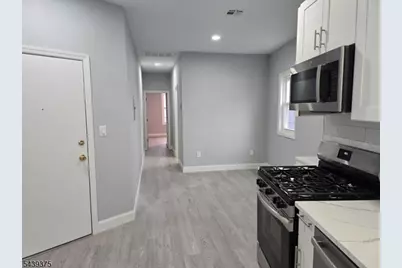 8 Fleming Ave, Newark, NJ 07105 - Photo 3