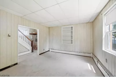 114 Franklin Pl, Roselle Park, NJ 07204 - Photo 7