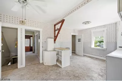 114 Franklin Pl, Roselle Park, NJ 07204 - Photo 13