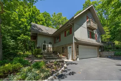 1150 Lakeside Dr E, Vernon, NJ 07422 - Photo 1
