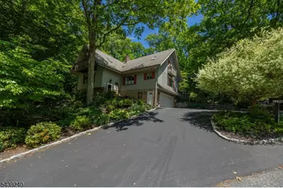 1150 Lakeside Dr E, Vernon, NJ 07422 - Photo 3