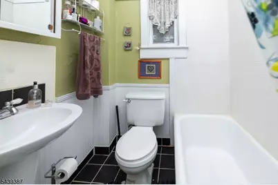 21 N 2nd St, Pennsylvania, NJ 18042 - Photo 11