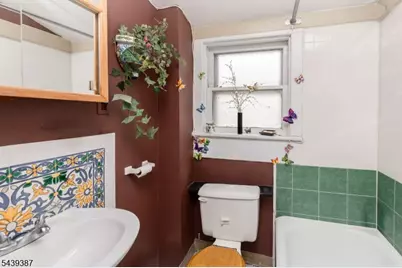 21 N 2nd St, Pennsylvania, NJ 18042 - Photo 13