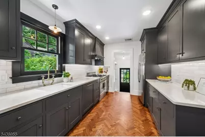 20 Euclid Pl, Montclair, NJ 07042 - Photo 13