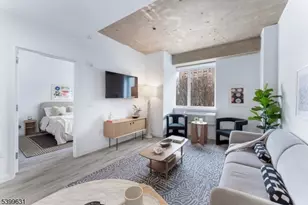 10 Commerce Ct, Newark, NJ 07102 - Photo 9