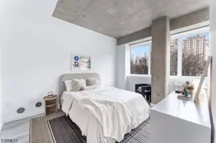 10 Commerce Ct, Newark, NJ 07102 - Photo 13