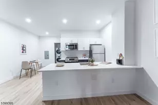 10 Commerce Ct, Newark, NJ 07102 - Photo 3