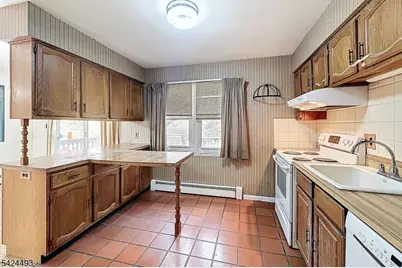 142 Valley View Dr, Rockaway Township, NJ 07866 - Photo 9