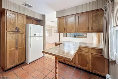 142 Valley View Dr, Rockaway Township, NJ 07866 - Photo 11