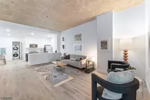 10 Commerce Ct, Newark, NJ 07102 - Photo 7
