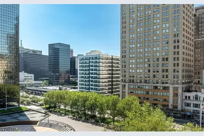 10 Commerce Court #9F, Newark, NJ 07102 - Photo 17