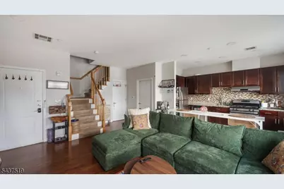 1209 Summit Ave #405, Jersey City, NJ 07307 - Photo 7