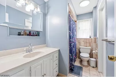 2530 Stillwell Rd, Union Township, NJ 07083 - Photo 9