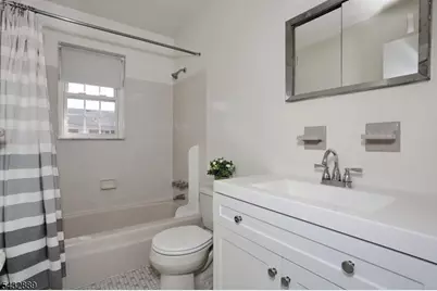 565 Grove St #D-16, Clifton, NJ 07013 - Photo 23