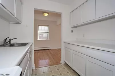 565 Grove St #D-16, Clifton, NJ 07013 - Photo 17