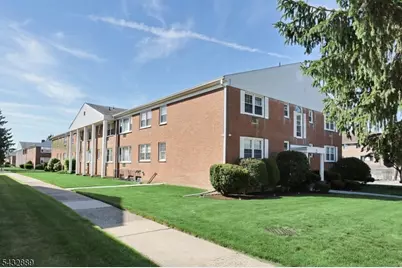 565 Grove St #D-16, Clifton, NJ 07013 - Photo 3