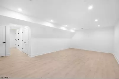 130 Warren St, Clifton, NJ 07013 - Photo 9