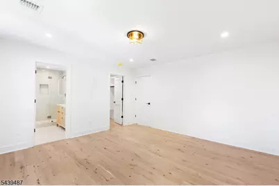 130 Warren St, Clifton, NJ 07013 - Photo 17