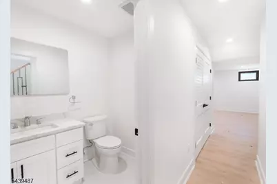 130 Warren St, Clifton, NJ 07013 - Photo 9