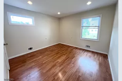 10-12 Dover St #1, Newark, NJ 07106 - Photo 11