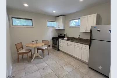 10-12 Dover St #1, Newark, NJ 07106 - Photo 5