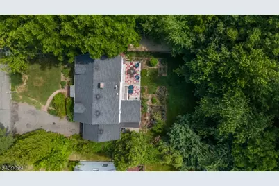 33 Glenview Dr, West Orange Township, NJ 07052 - Photo 5