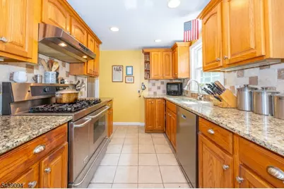 33 Glenview Dr, West Orange Township, NJ 07052 - Photo 9