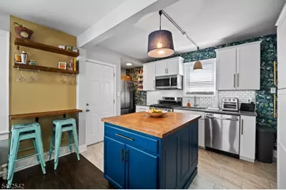 75 Smith St, Union Township, NJ 07088 - Photo 11