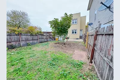 233 Malvern St, Newark, NJ 07105 - Photo 7