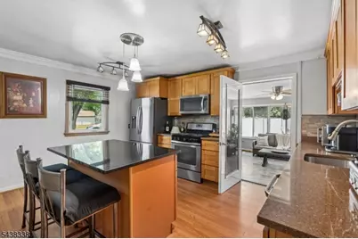 1983 Barnett St, Rahway, NJ 07065 - Photo 5