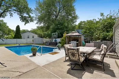 1983 Barnett St, Rahway, NJ 07065 - Photo 21