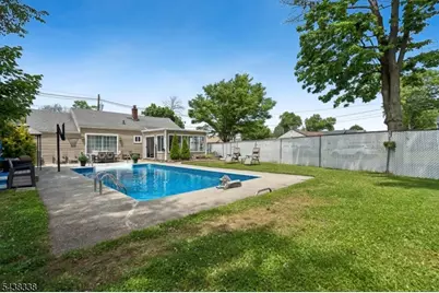1983 Barnett St, Rahway, NJ 07065 - Photo 23