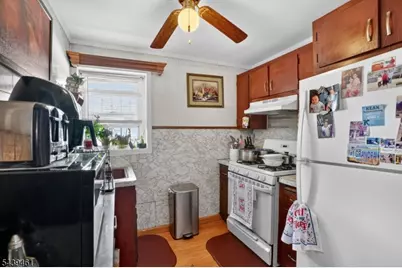 79 E Jersey St, Elizabeth, NJ 07206 - Photo 3