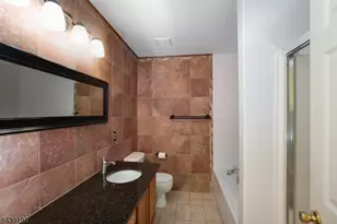 106 Wallace Ct, Green Brook Township, NJ 08812 - Photo 9