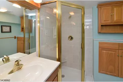 30 Knolls Rd, Bloomingdale, NJ 07403 - Photo 15