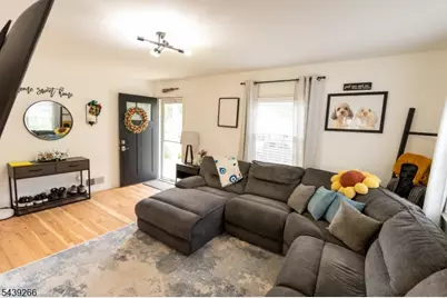 52 Knollwood Ter, Clifton, NJ 07012 - Photo 7