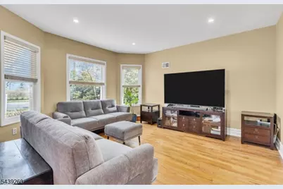 467 Summit Ave, Hackensack, NJ 07601 - Photo 7