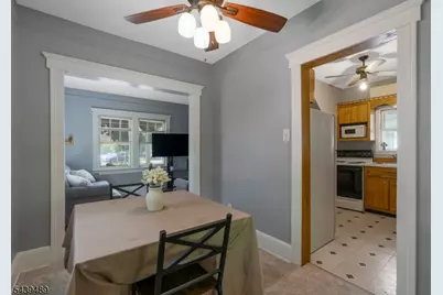 127 Elizabeth St, South Bound Brook Boro, NJ 08880 - Photo 9